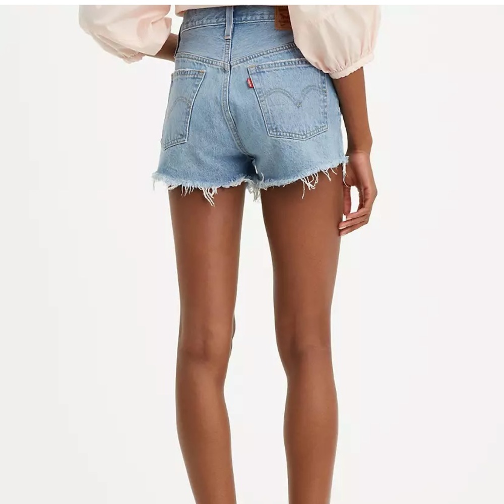 Revolve x Levi’s 501 Light Wash High Waisted Jean Shorts - Picture 4 of 8